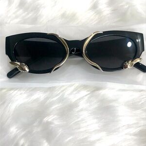 🟨Men’s Brand New Black Sunglasses with Silver Wrap Around Snakes Accents/UV400